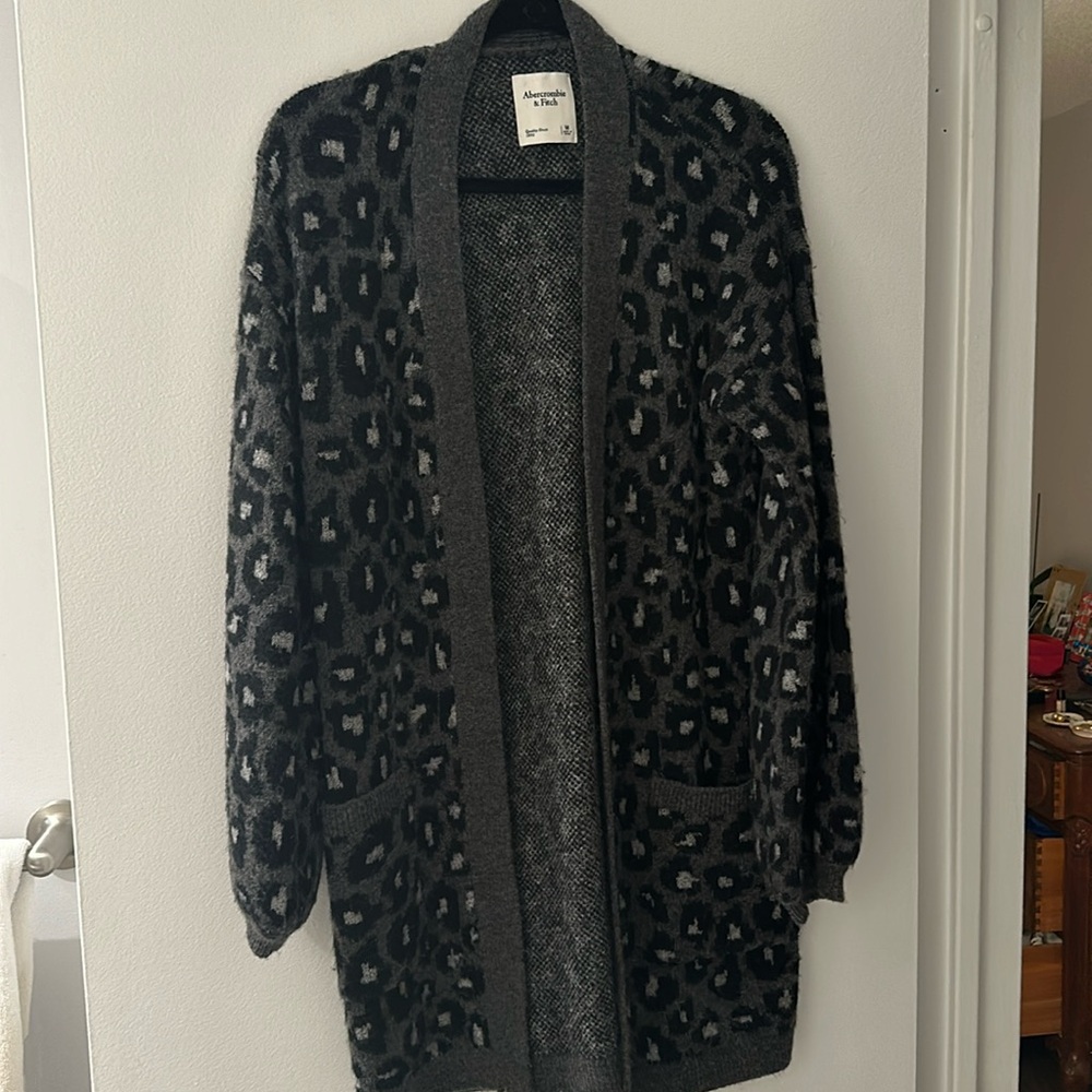 Abercrombie gently worn sweater